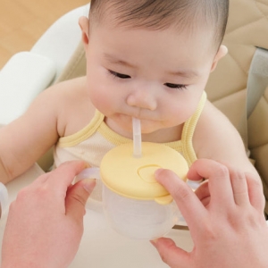 퍼기 처음 쓰는 아기 빨대컵